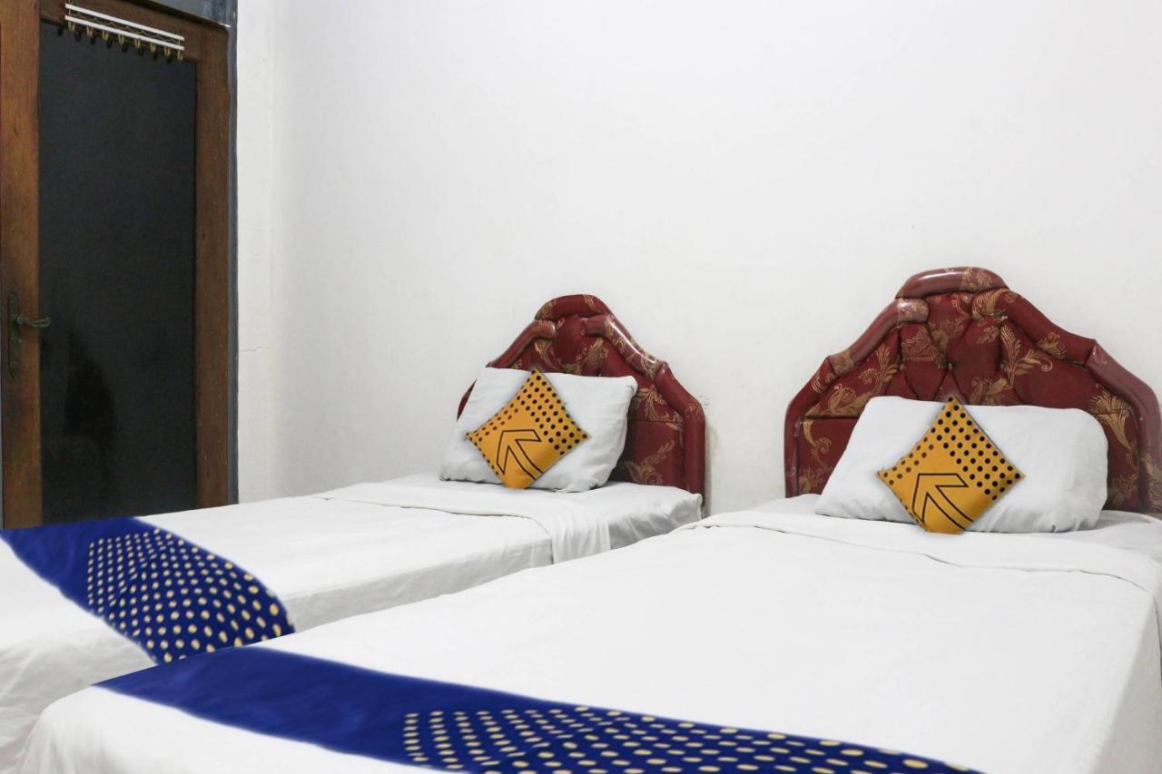 Spot On 91212 Hotel Kelimutu Kupang  Ngoại thất bức ảnh
