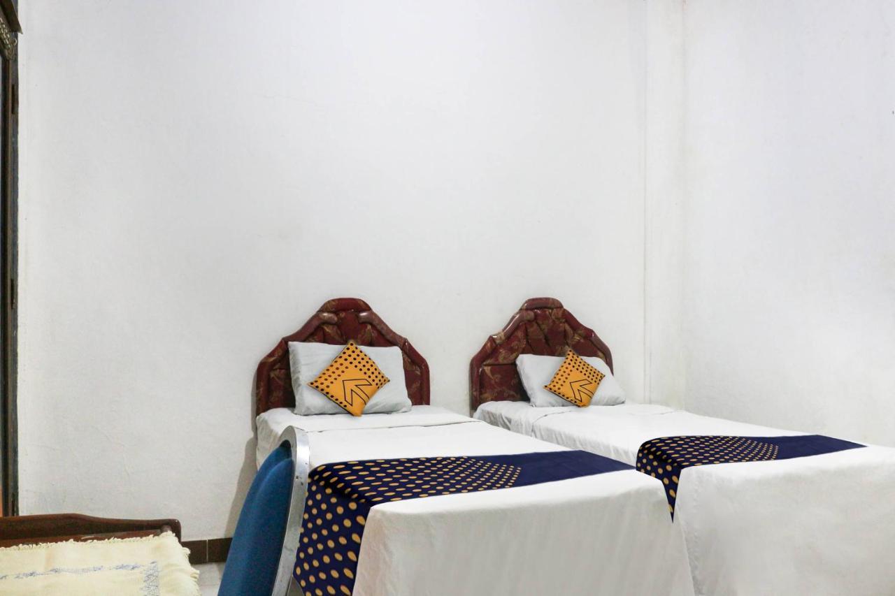 Spot On 91212 Hotel Kelimutu Kupang  Ngoại thất bức ảnh